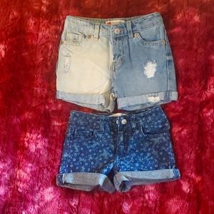 Girls Levi's shorty shorts